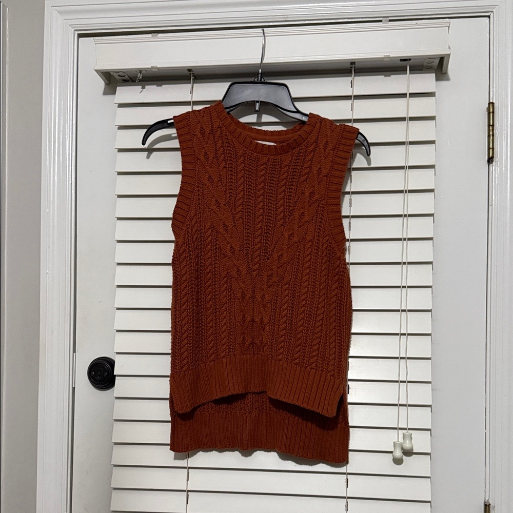 Women's Cable Knit Sweater Vest - Rust